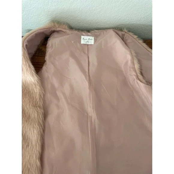 Love Tree faux‎ fur vest.  Size Large - Picture 5 of 5
